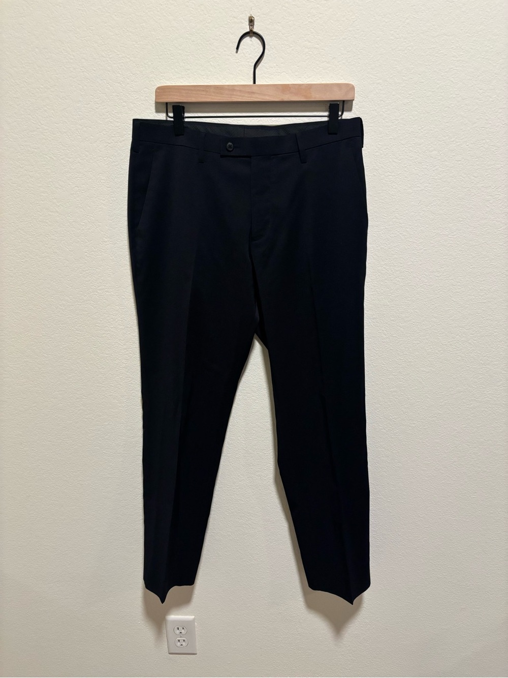 Uniqlo Men's Black Dress Pants - Slim Tapered Tailoring 32 x 24